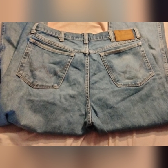 34 x 32 Bootcut Wrangler Jeans - Picture 2 of 4
